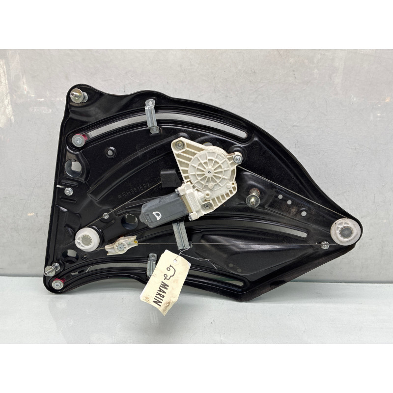 Leve vitre electrique arriere droit MERCEDES CLASSE E 207 Photo n°1