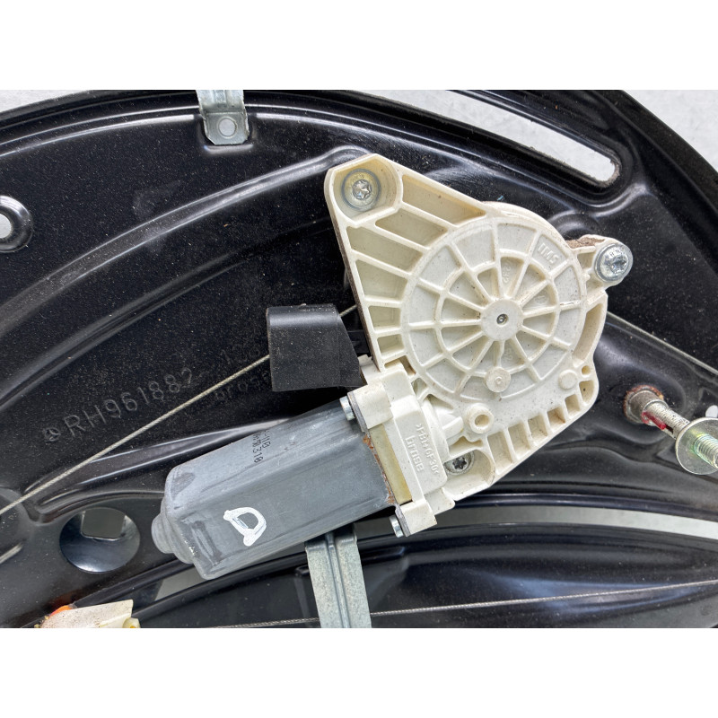 Leve vitre electrique arriere droit MERCEDES CLASSE E 207 Photo n°2