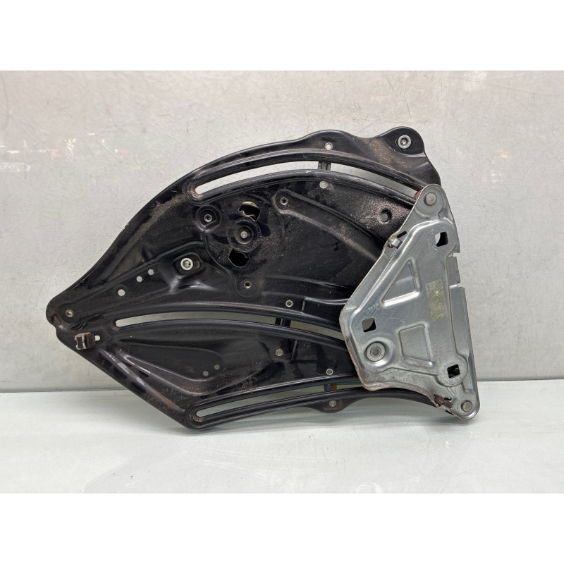 Leve vitre electrique arriere droit MERCEDES CLASSE E 207 Photo n°4