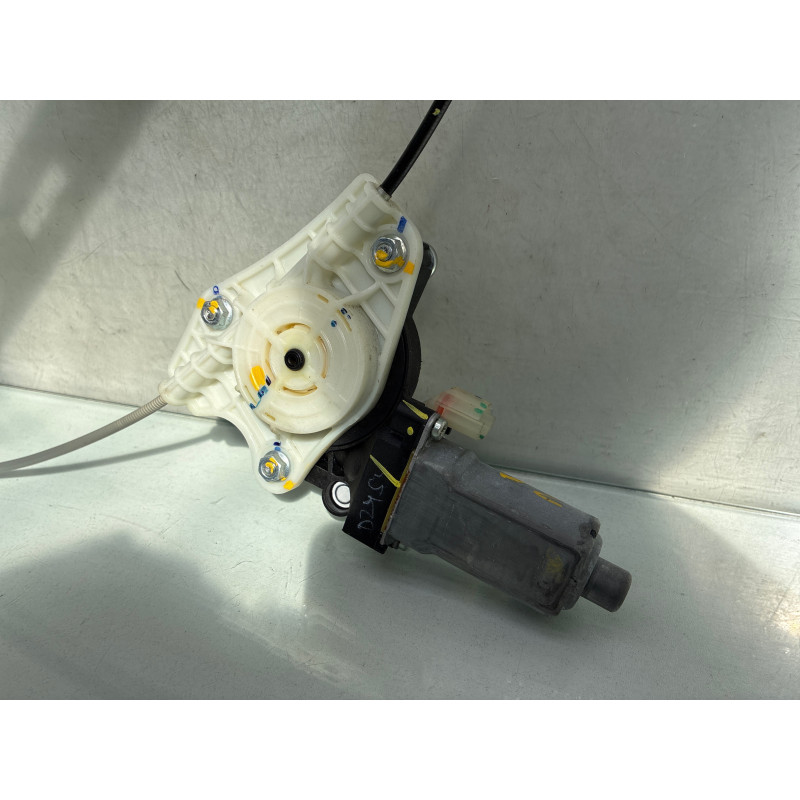 Leve vitre electrique arriere droit HYUNDAI I 20 2 Photo n°3