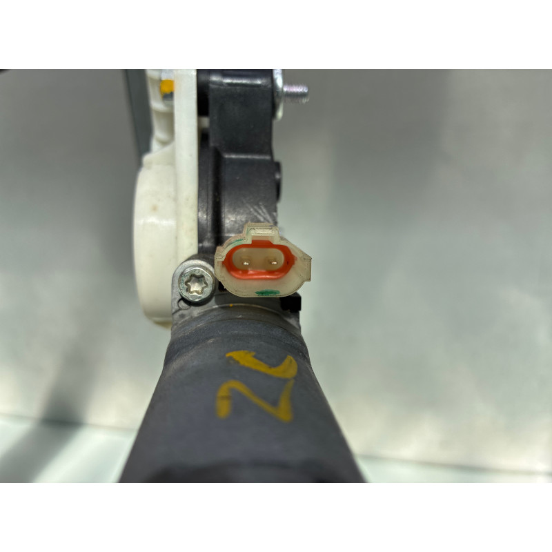 Leve vitre electrique arriere droit HYUNDAI I 20 2 Photo n°6