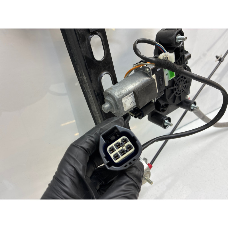 Leve vitre electrique avant gauche FORD FOCUS 2 Photo n°4