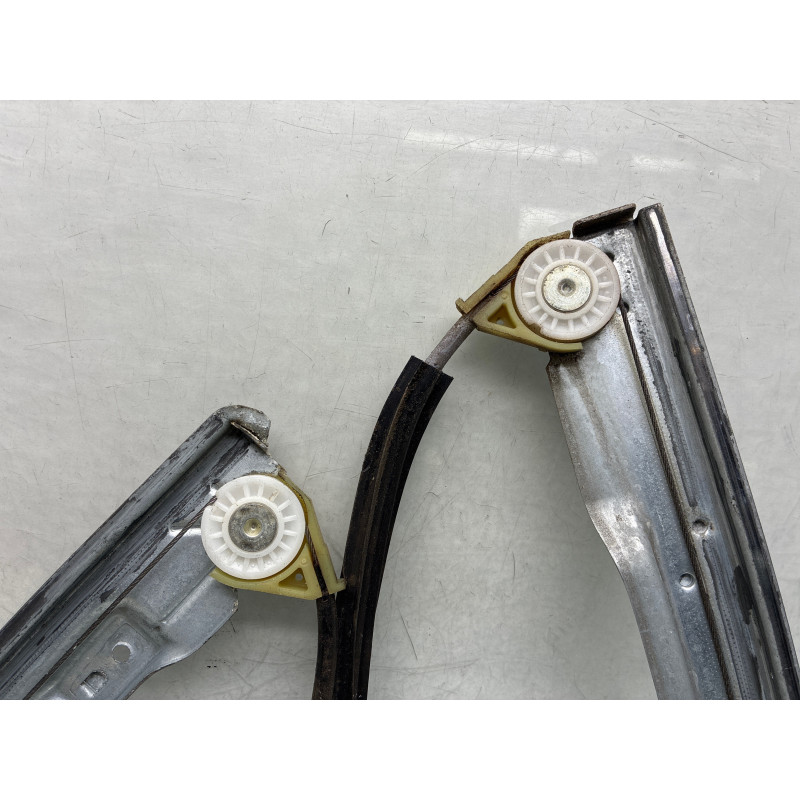Leve vitre electrique avant gauche CITROEN C4 PICASSO 1 Photo n°4