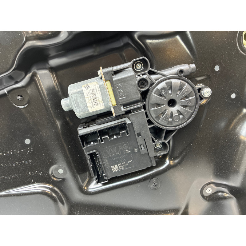 Leve vitre electrique avant gauche VOLKSWAGEN PASSAT 6 Photo n°3