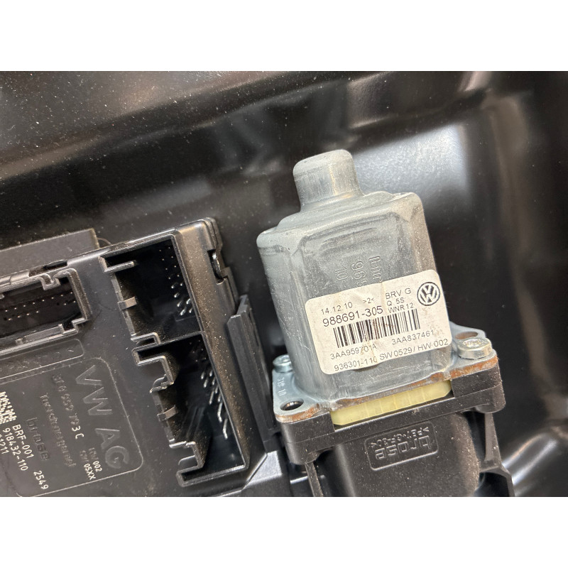 Leve vitre electrique avant gauche VOLKSWAGEN PASSAT 6 Photo n°5