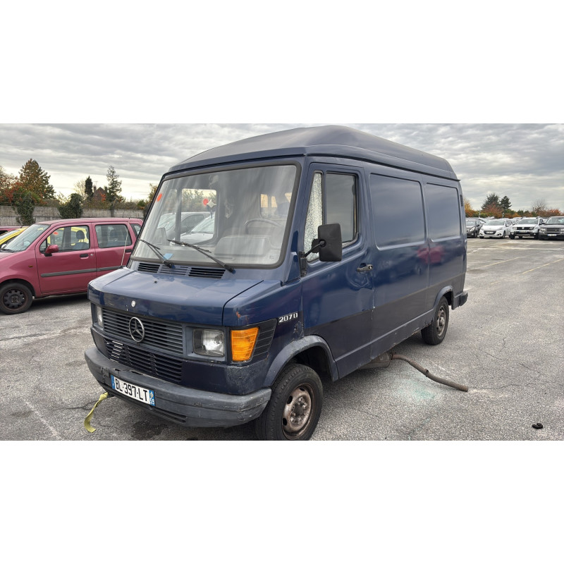 Leve vitre mecanique avant droit MERCEDES SERIE L 601 Photo n°4