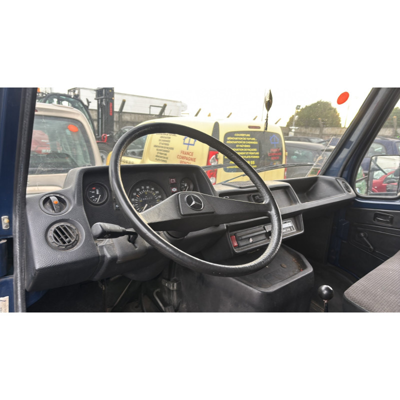 Leve vitre mecanique avant droit MERCEDES SERIE L 601 Photo n°13