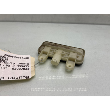 Bouton de coffre MERCEDES CLASSE E 207