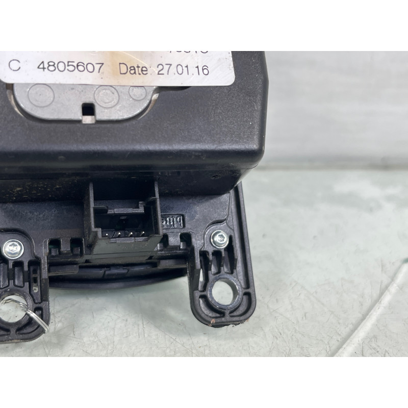 Commande GPS BMW SERIE 2 F22 Photo n°4