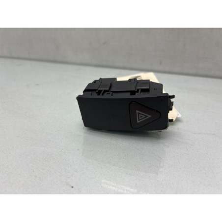 Bouton de warning MERCEDES CLASSE E 212 Photo n°1