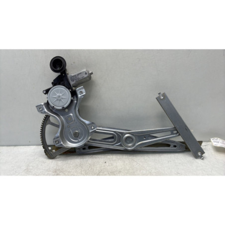 Leve vitre electrique avant droit TOYOTA YARIS 3 Photo n°1