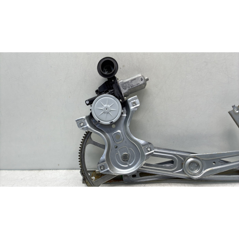 Leve vitre electrique avant droit TOYOTA YARIS 3 Photo n°3