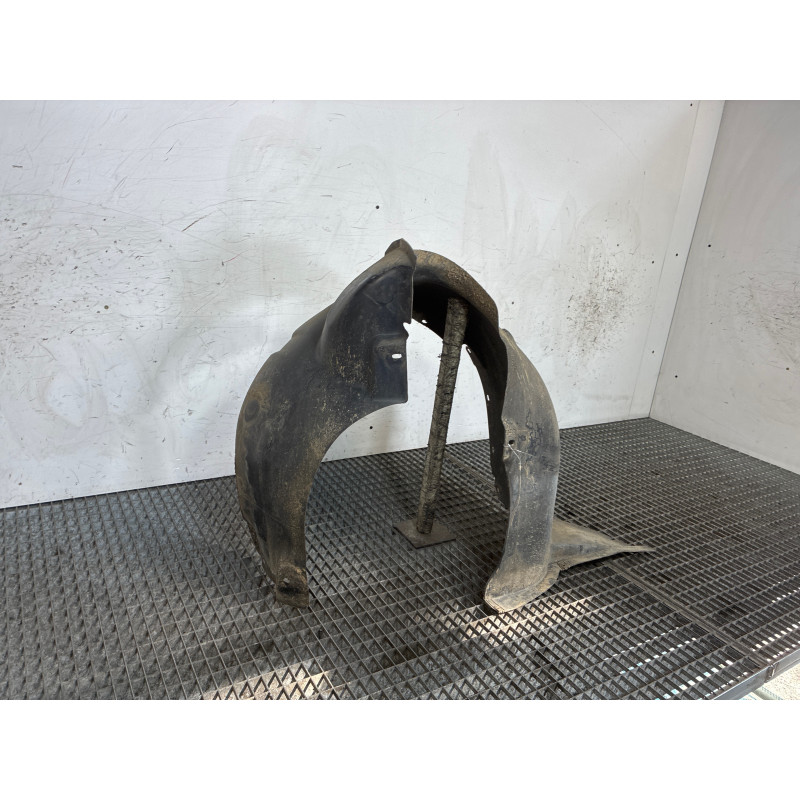 Pare boue avant gauche VOLKSWAGEN POLO 4 Photo n°3