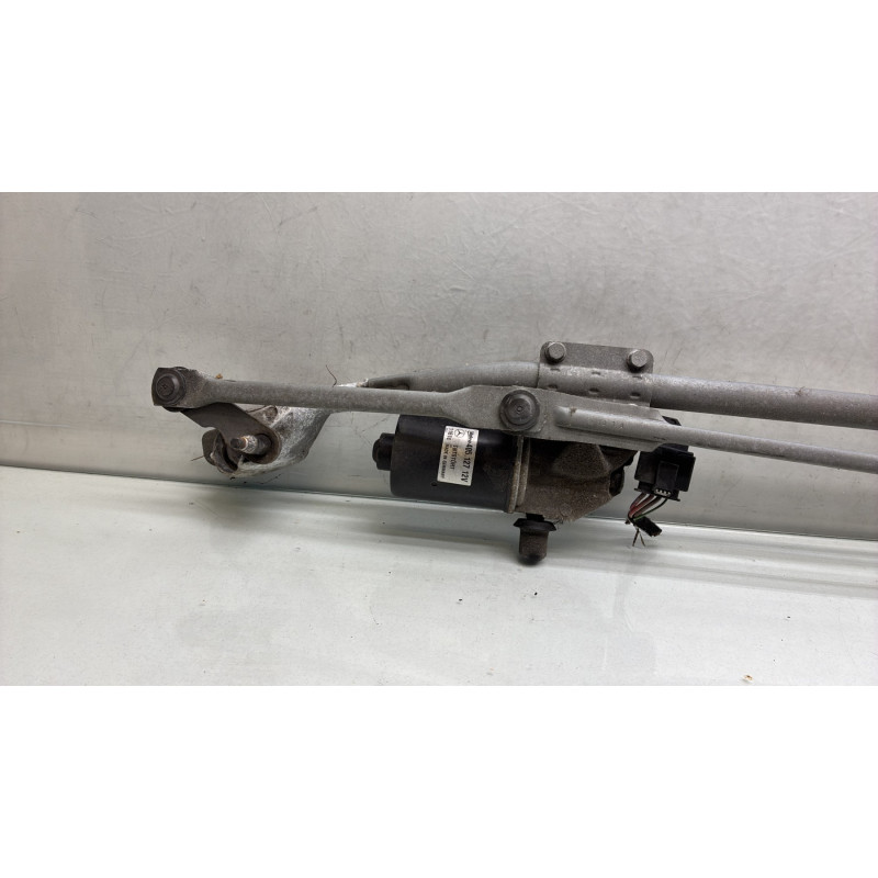 Moteur essuie glace avant MERCEDES CLASSE B 245 Photo n°3