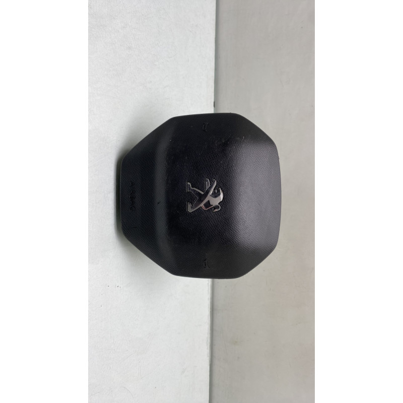 Air bag conducteur PEUGEOT 5008 2 Photo n°1