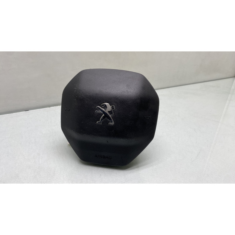 Air bag conducteur PEUGEOT 5008 2 Photo n°4