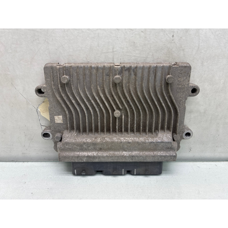Calculateur moteur PEUGEOT 206 Photo n°1