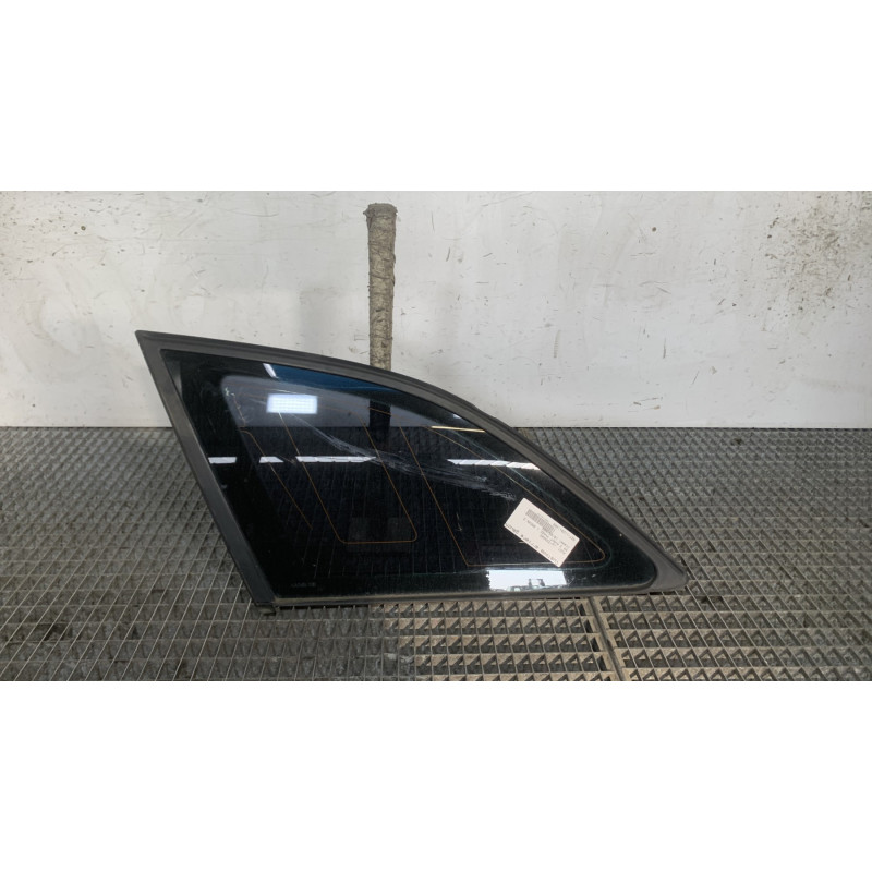 Custode arriere gauche AUDI A4 3 Photo n°1