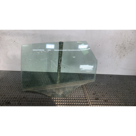 Vitre arriere gauche AUDI A4 3 Photo n°1