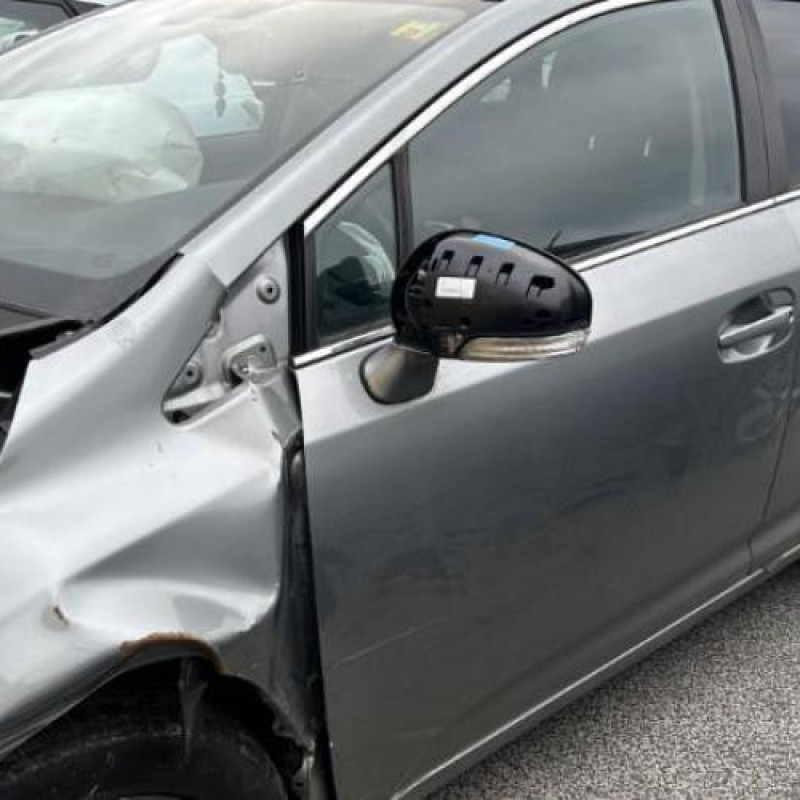 Actionneur verrou trappe d'essence TOYOTA AVENSIS 3 Photo n°10