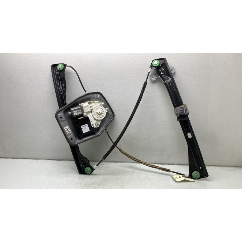 Leve vitre electrique avant droit VOLKSWAGEN GOLF 5 Photo n°1