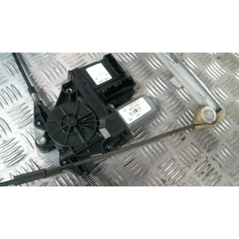 Leve vitre electrique avant gauche VOLKSWAGEN TOURAN 1 Photo n°3