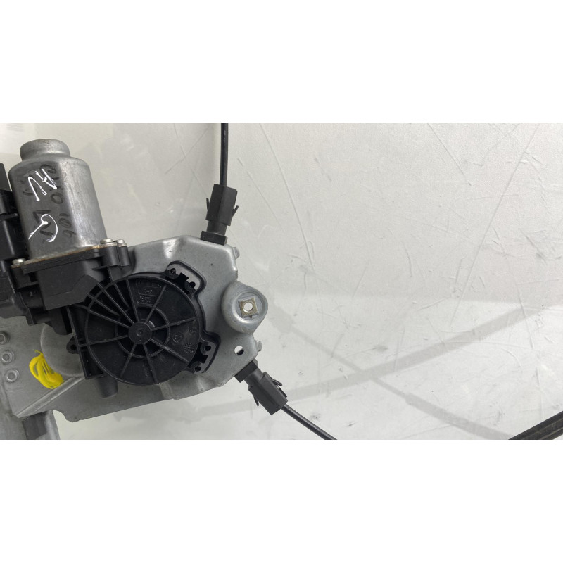 Leve vitre electrique avant gauche RENAULT CLIO 3 Photo n°3
