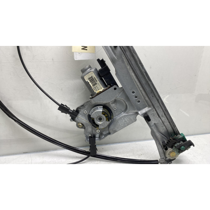 Leve vitre electrique avant gauche RENAULT CLIO 3 Photo n°9