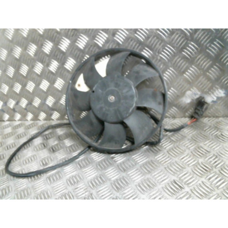 Moto ventilateur radiateur VOLKSWAGEN PASSAT 4 Photo n°1
