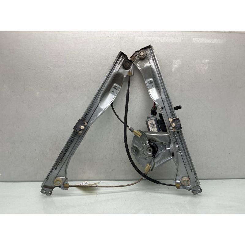 Leve vitre electrique avant gauche RENAULT CLIO 3 Photo n°1