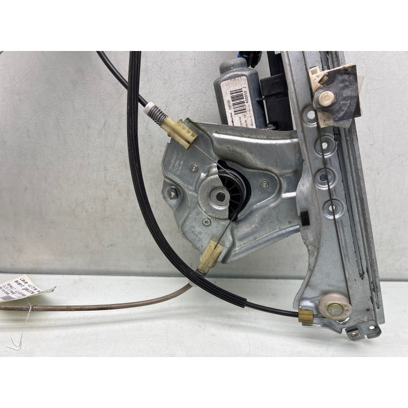 Leve vitre electrique avant gauche RENAULT CLIO 3 Photo n°2