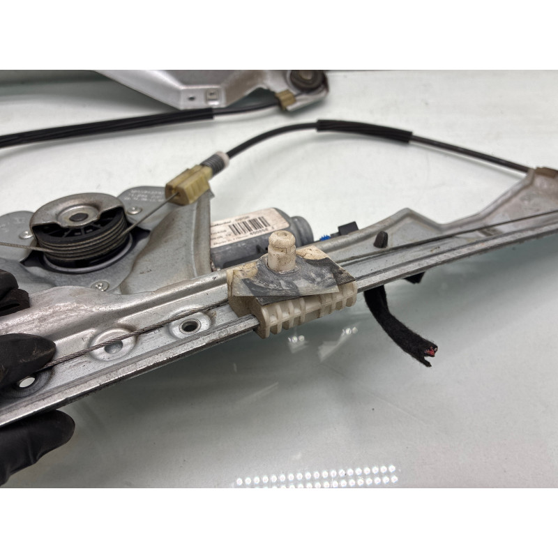 Leve vitre electrique avant gauche RENAULT CLIO 3 Photo n°5