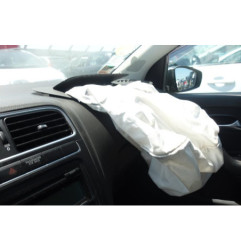 Attache ceinture arriere gauche VOLKSWAGEN POLO 5