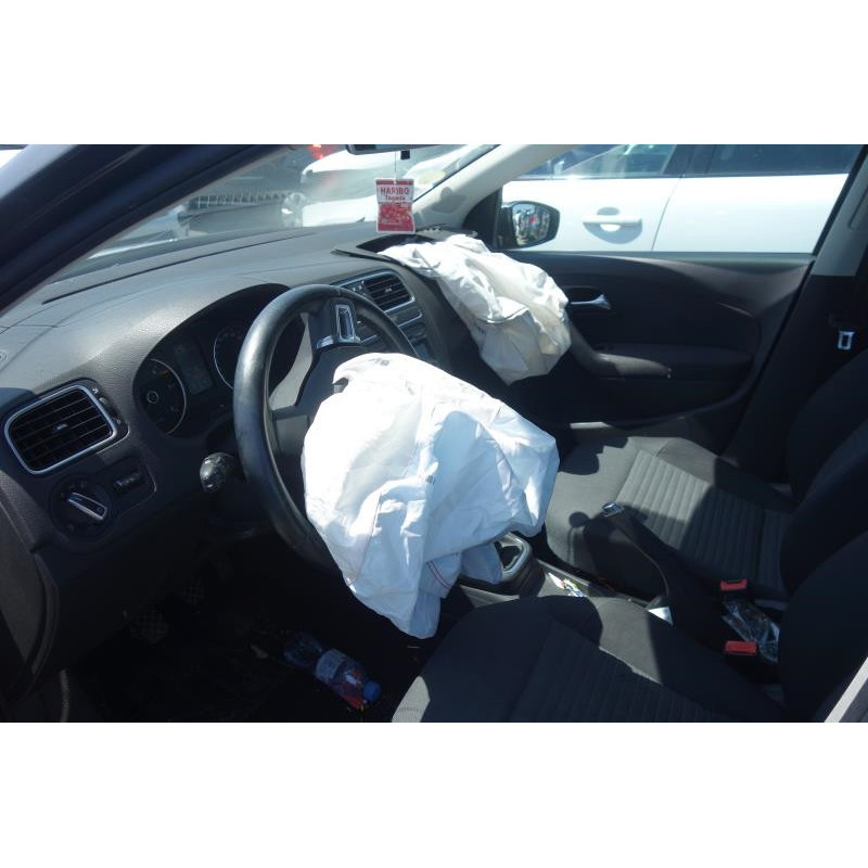 Attache ceinture arriere gauche VOLKSWAGEN POLO 5 Photo n°11