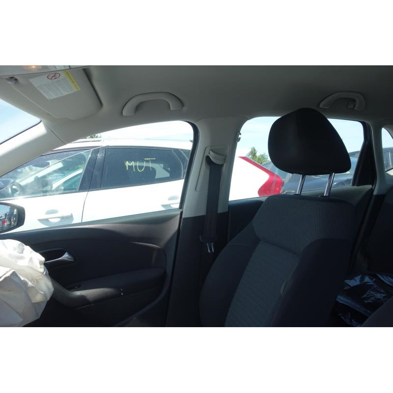 Attache ceinture arriere gauche VOLKSWAGEN POLO 5 Photo n°15