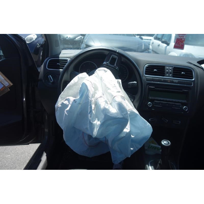 Attache ceinture arriere gauche VOLKSWAGEN POLO 5 Photo n°16