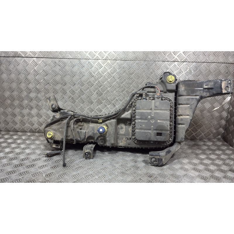 Reservoir AdBlue CITROEN C4 GRAND PICASSO 2 Photo n°2