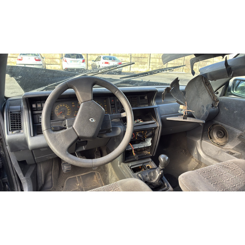 Poignee interieur avant gauche RENAULT R21 Photo n°17