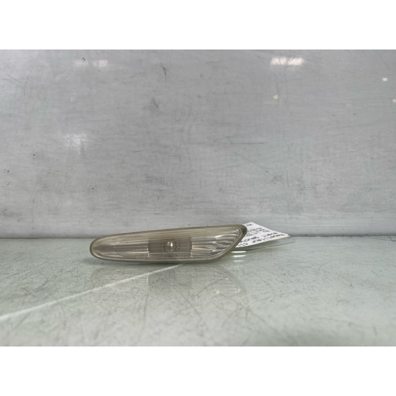 Repetiteur clignotant avant gauche (Feux) BMW SERIE 1 E87 Photo n°1