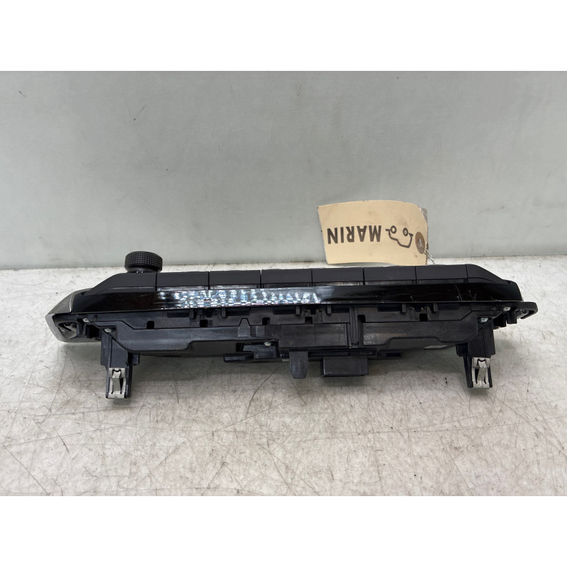 Bouton de warning PEUGEOT 5008 2 Photo n°4