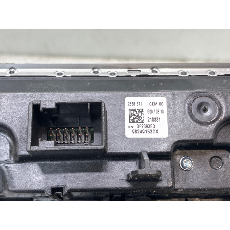 Bouton de warning PEUGEOT 5008 2 Photo n°5