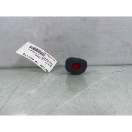Bouton de warning RENAULT CLIO 2 Photo n°1