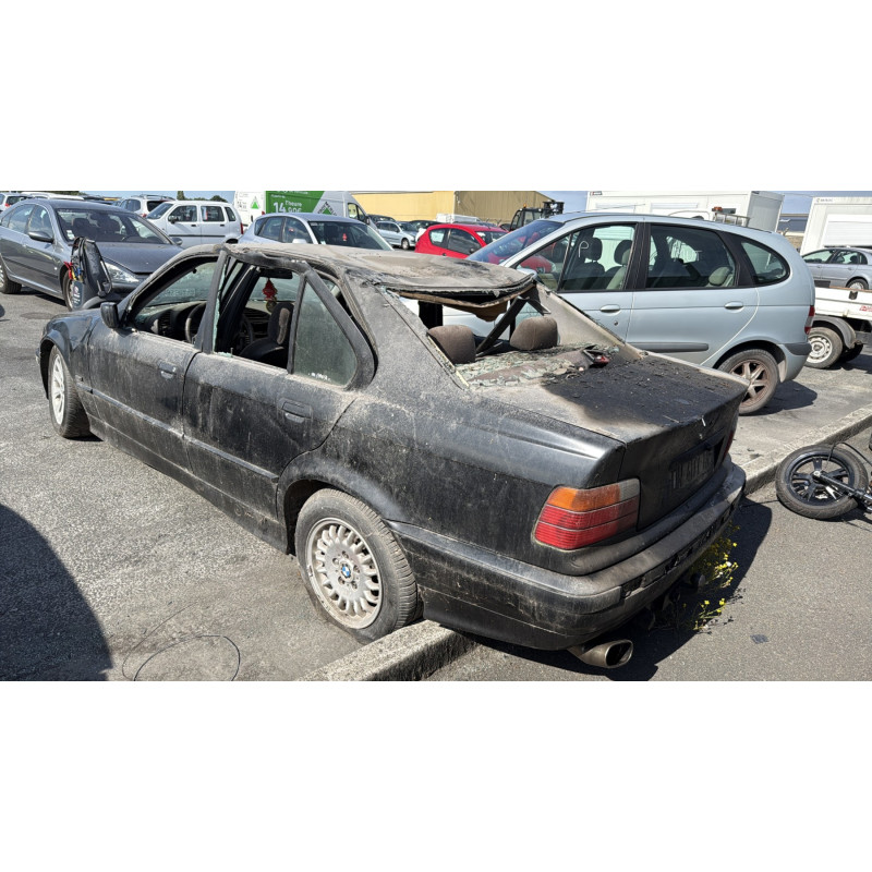 Custode arriere droit (porte) BMW SERIE 3 E36 Photo n°8
