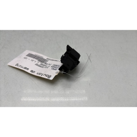 Bouton de warning OPEL CORSA F