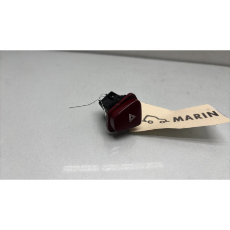 Bouton de warning PEUGEOT 607 Photo n°1