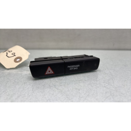 Bouton de warning SUZUKI BALENO 2 Photo n°1