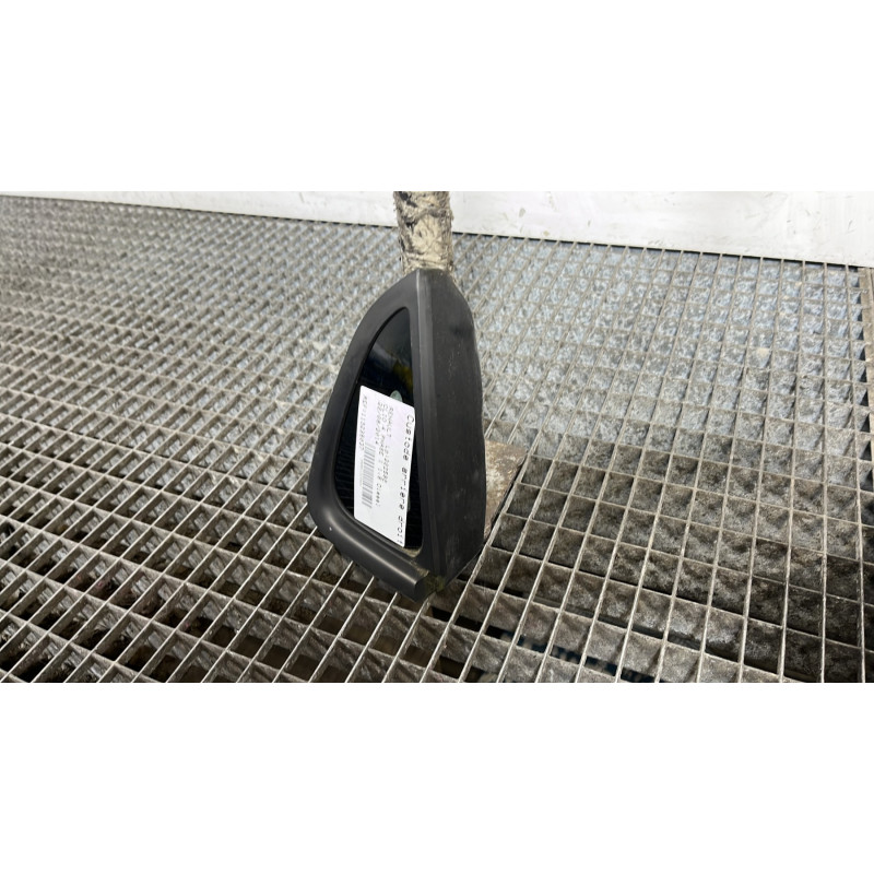 Custode arriere droit RENAULT CLIO 4 Photo n°2