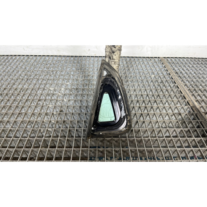 Custode arriere droit RENAULT CLIO 4 Photo n°4