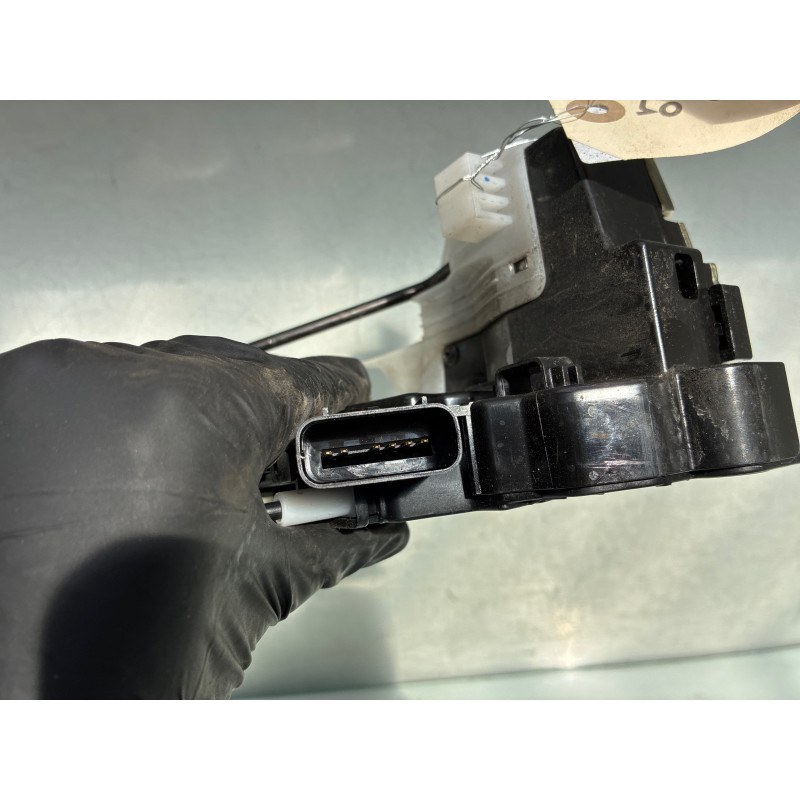 Serrure avant gauche HYUNDAI I 20 2 Photo n°3