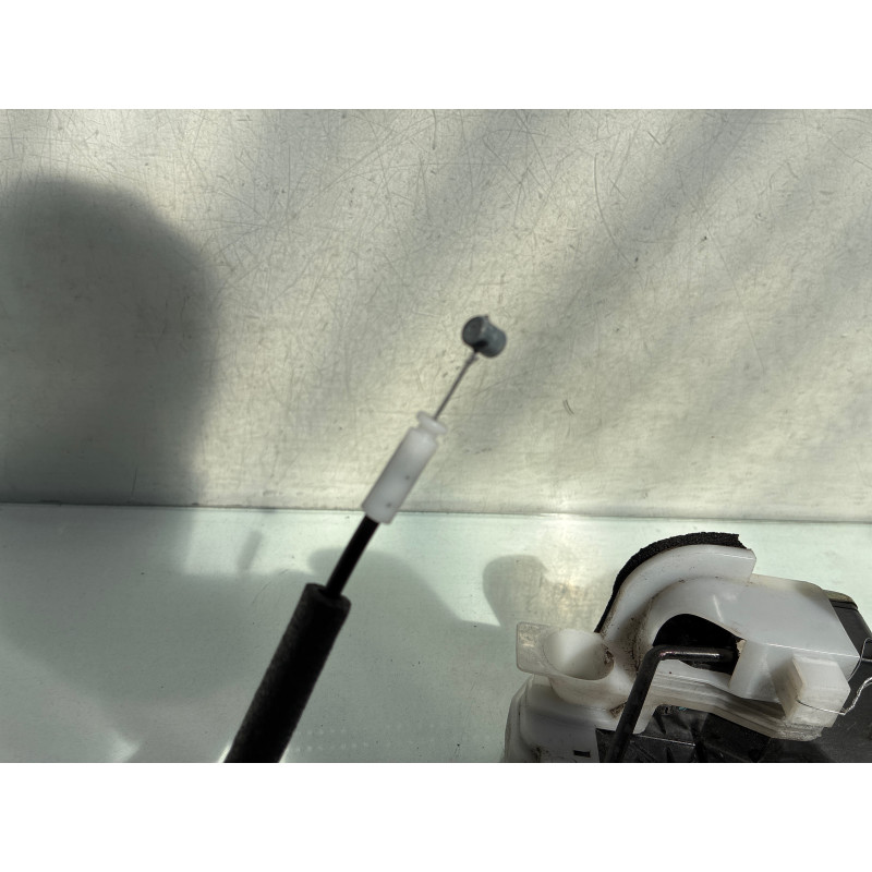 Serrure avant gauche HYUNDAI I 20 2 Photo n°5